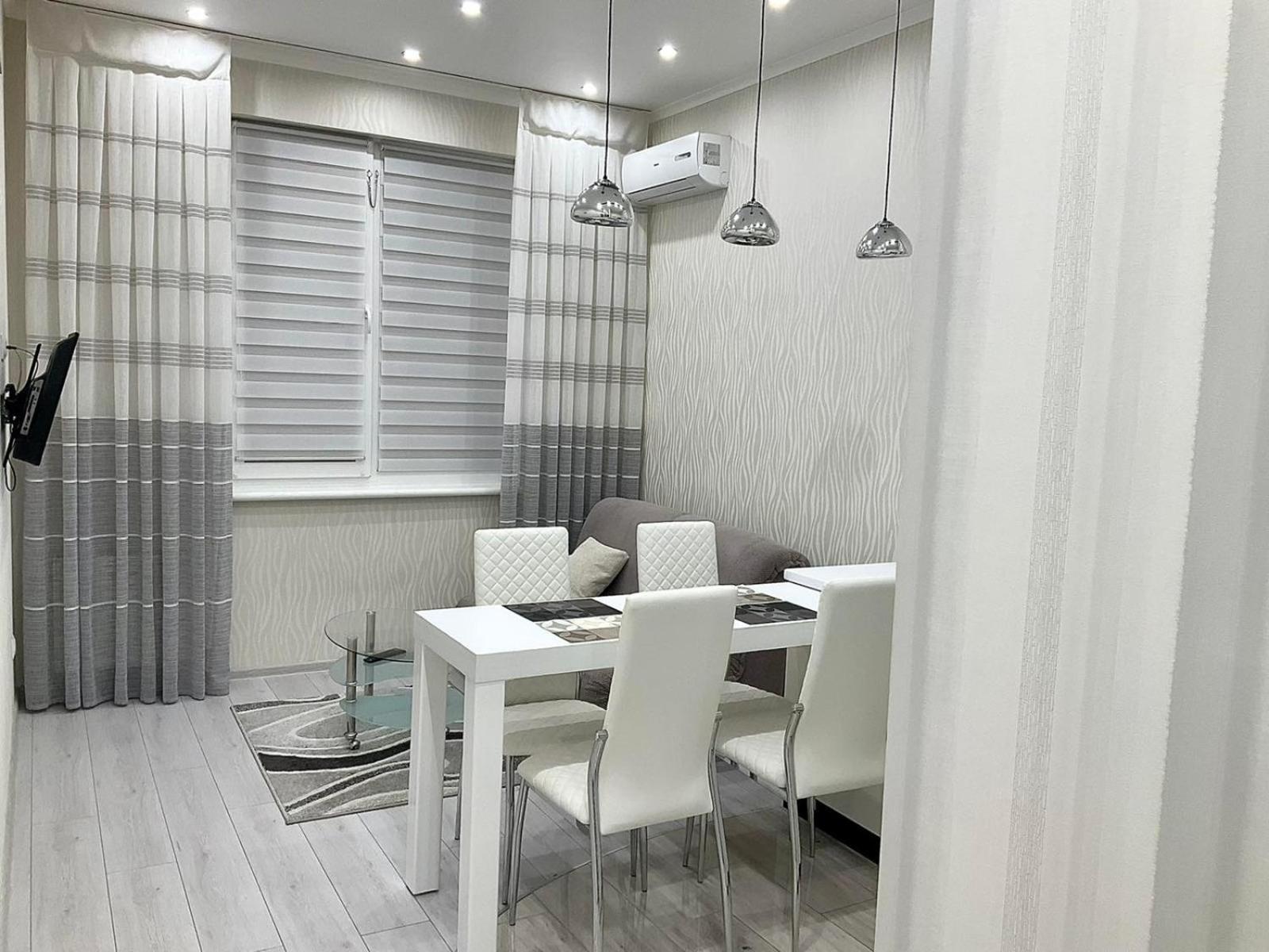 Central Apartment Odesa Exterior photo
